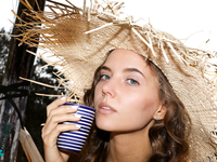 Katya Clover 3 (Outdoor)