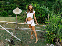 Katya Clover 3 (Outdoor)