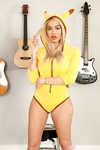 Victoria June Blond