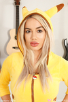 Victoria June Blond