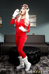 Victoria June Blond