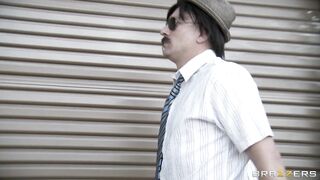 Gia Dimarco - Ass Massage