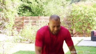 Alexis Tae - Track And Feel Her