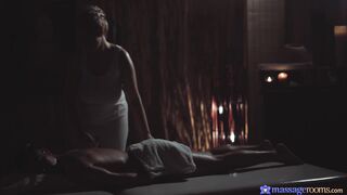 Huge Tits MILF Gives Oily Titwank