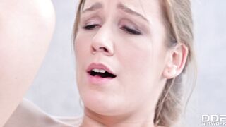 Athletic Czech Strumpet At The Gym