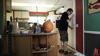 Diary of a Madman, Episode 1: "The Hunt"