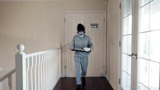 Future Darkly: Pandemic Lauras Delivery