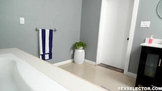 Step Sister Bath Time